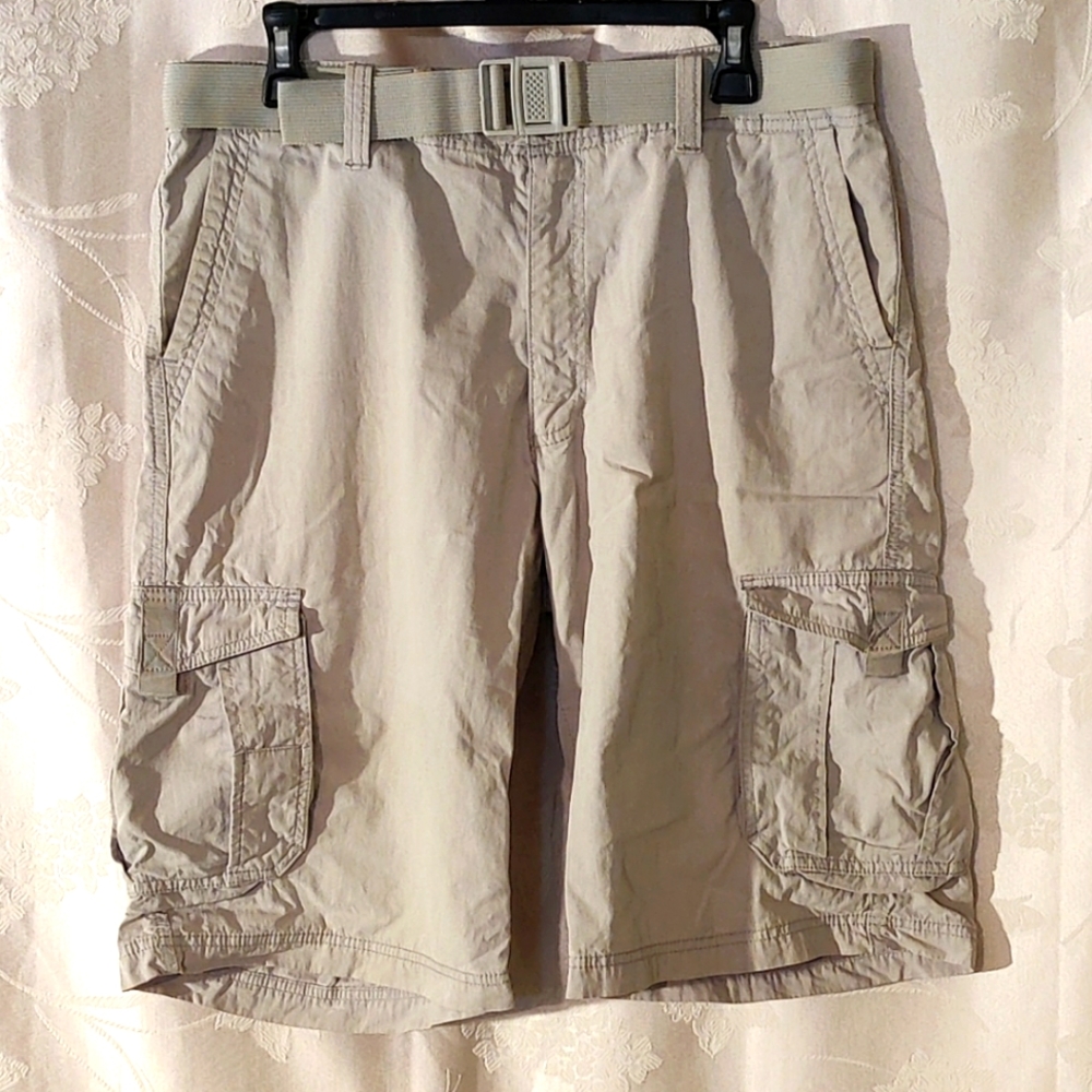 Alfani men's cargo shorts with belt sz 34